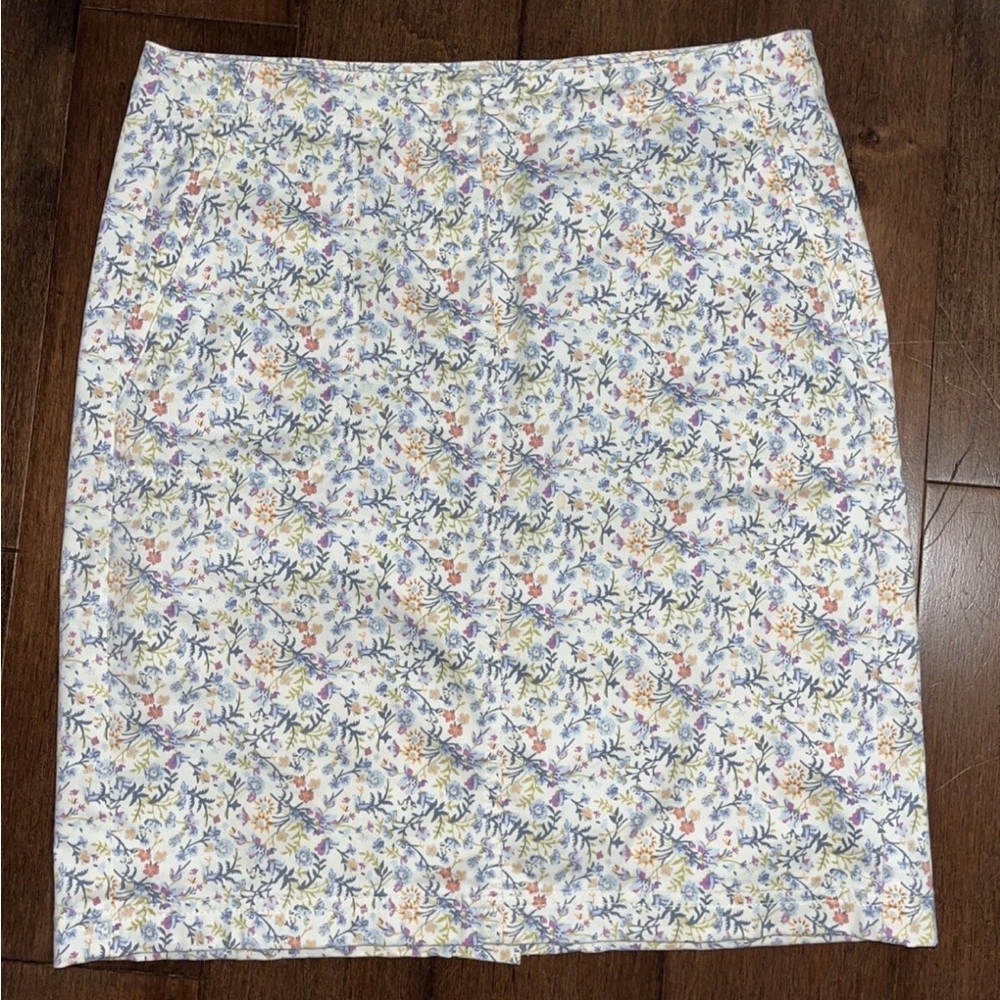 J. Jill White Floral Pencil Skirt with Multicolor Blooms - Size 8